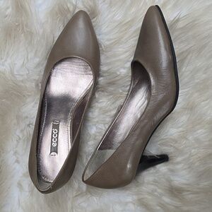 Ecco taupe pumps 36 5 5.5